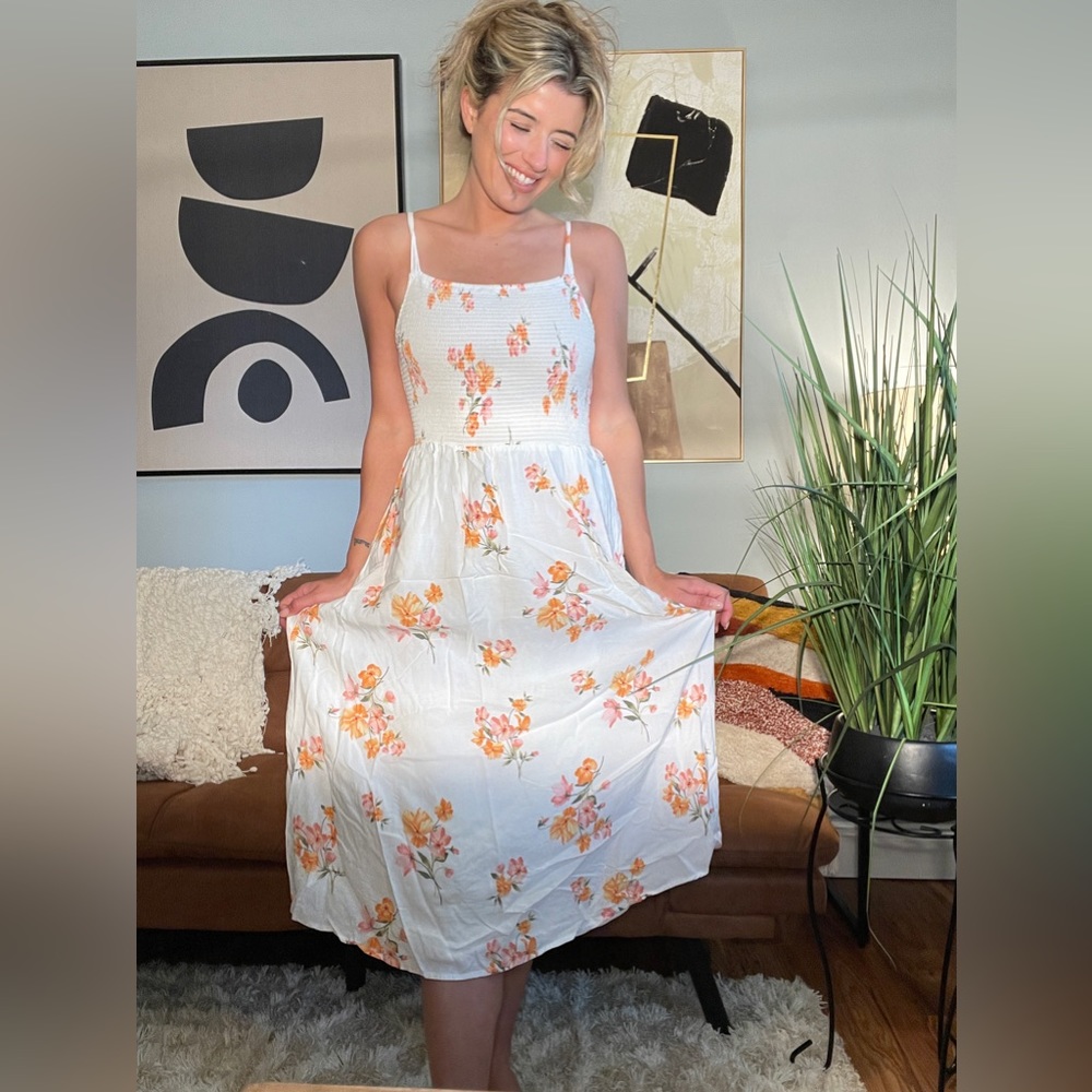 Maxi dress white with orange flowers, spaghetti strap and tight on top